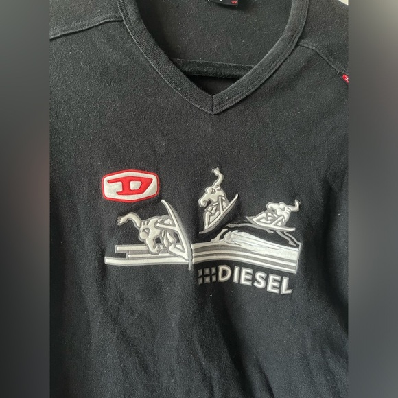 Diesel Ski Graphic Women’s V-neck Tee - Picture 2 of 9